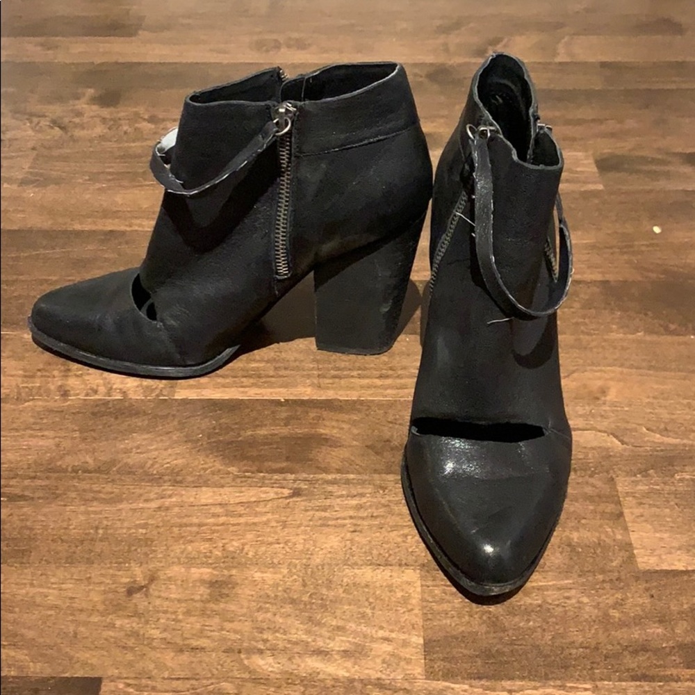 Joes Jeans heeled bootie